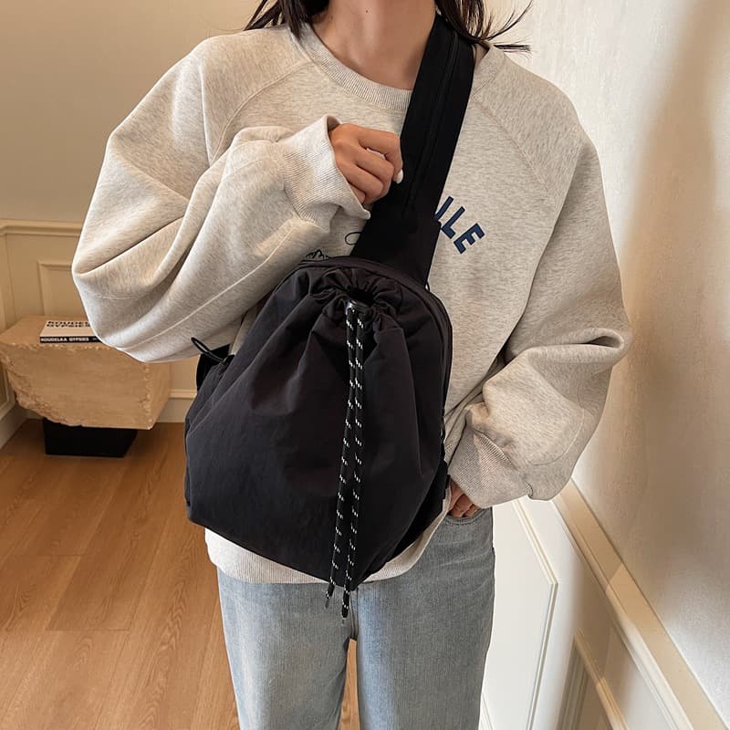巾着型斜め掛けリュックサック