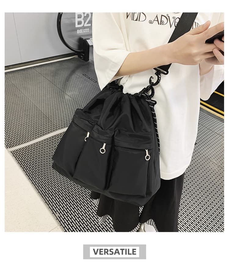 巾着 多機能ポケット付き巾着型ショルダーバッグ