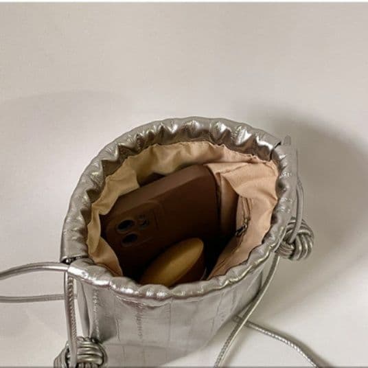 巾着 蝶々モチーフ付き巾着型ショルダーバッグ