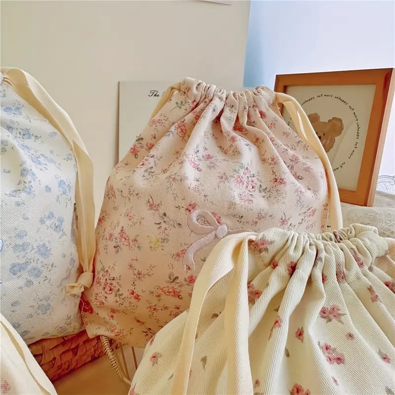 巾着 小花柄とリボン刺繍の巾着ポーチ
