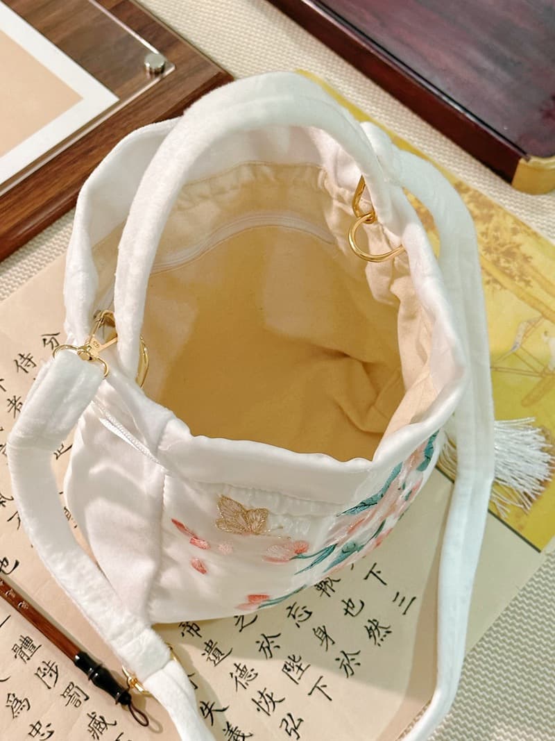 巾着 花鳥刺繍タッセル付き和風巾着ポーチ