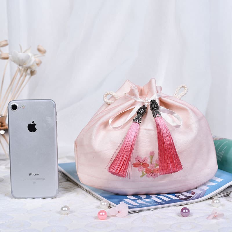 巾着 桜刺繍タッセル付き和風巾着ポーチ