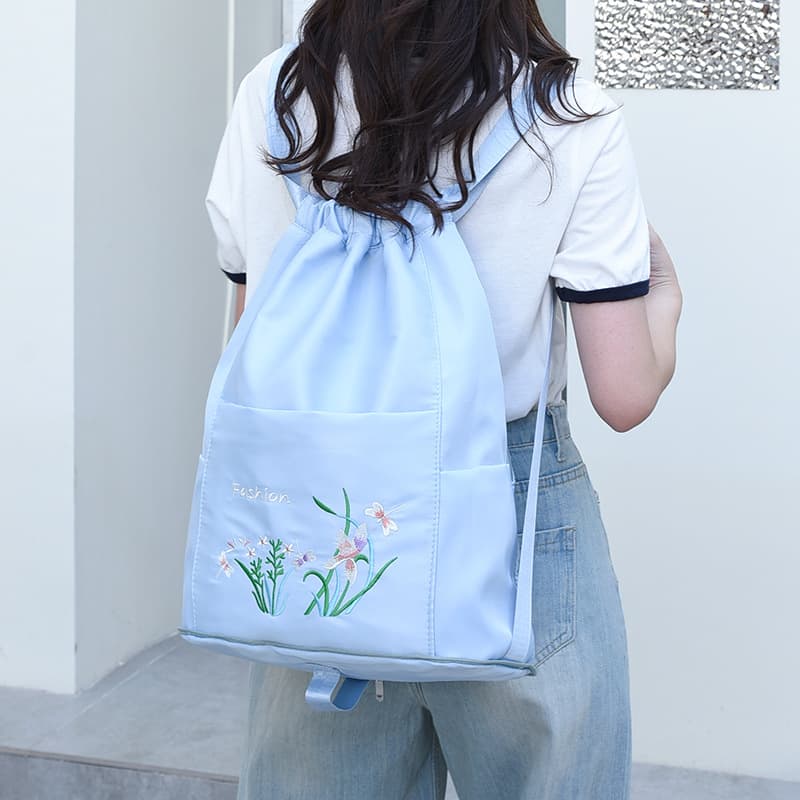 巾着 花刺繍ポケット付き軽量巾着リュック