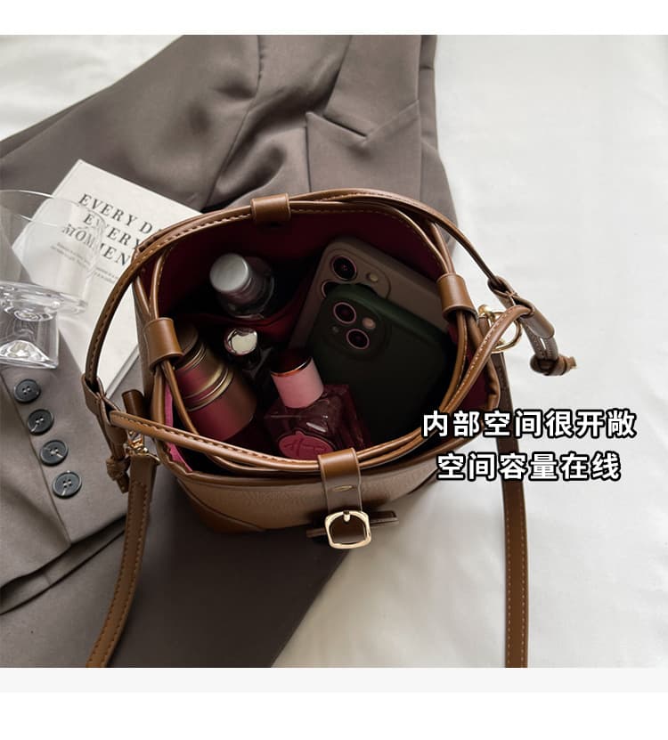 巾着 上品レザー巾着ショルダーバッグ