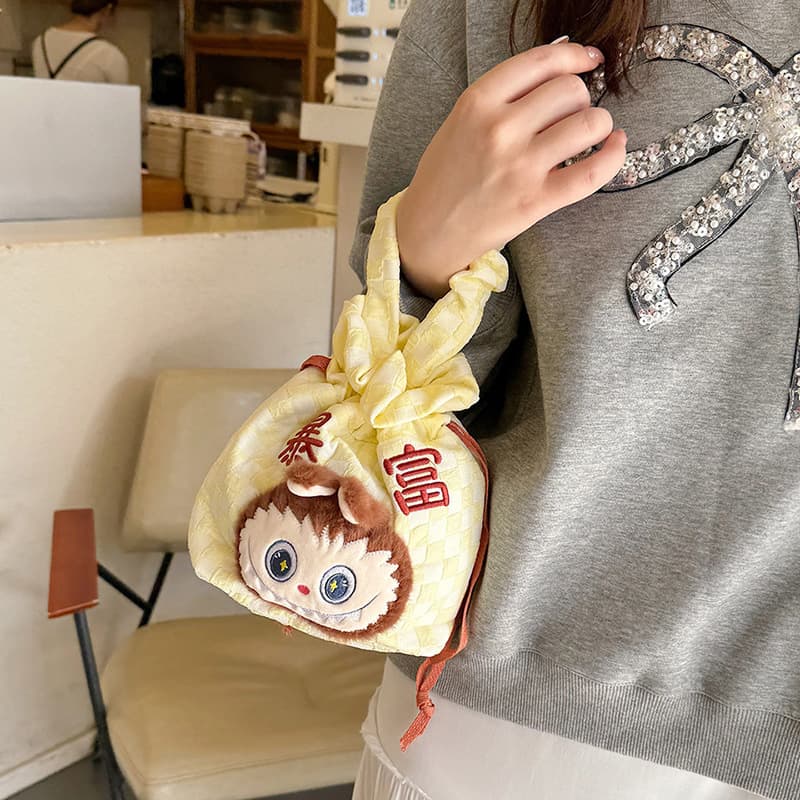 巾着 幸運招き猫笑顔刺繍入り巾着ポーチ