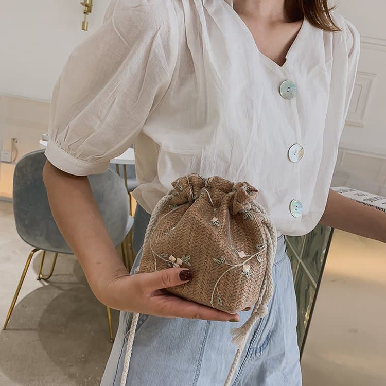 巾着 編み込み花柄刺繍巾着ショルダー鞄
