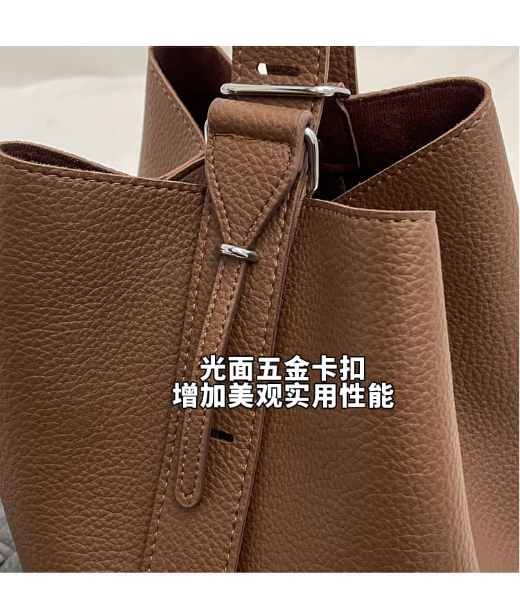 巾着 上品な質感の巾着式レザートートバッグ