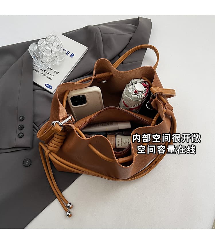 巾着 上質レザー巾着型ショルダーバッグ