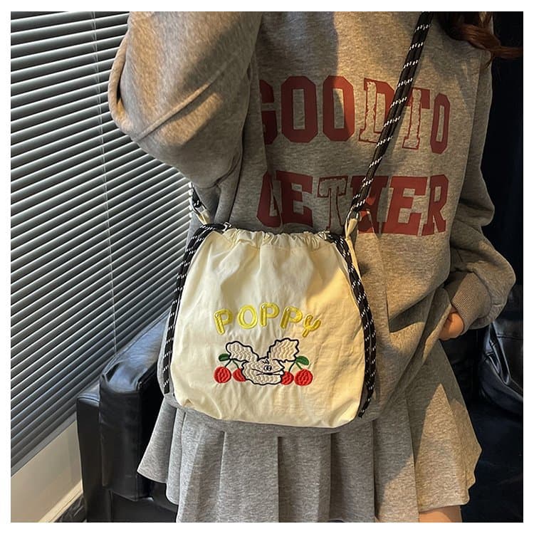 巾着 刺繍デザイン巾着ショルダーバッグ