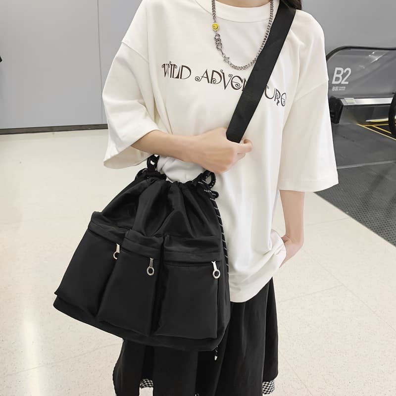 巾着 多機能ポケット付き巾着型ショルダーバッグ