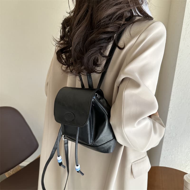 巾着 配色切替フラップ付き巾着リュックサック