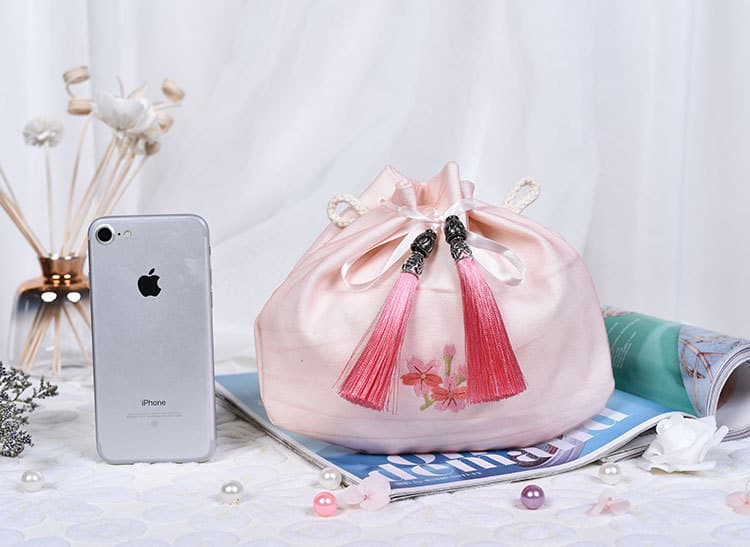 巾着 桜刺繍タッセル付き和風巾着ポーチ