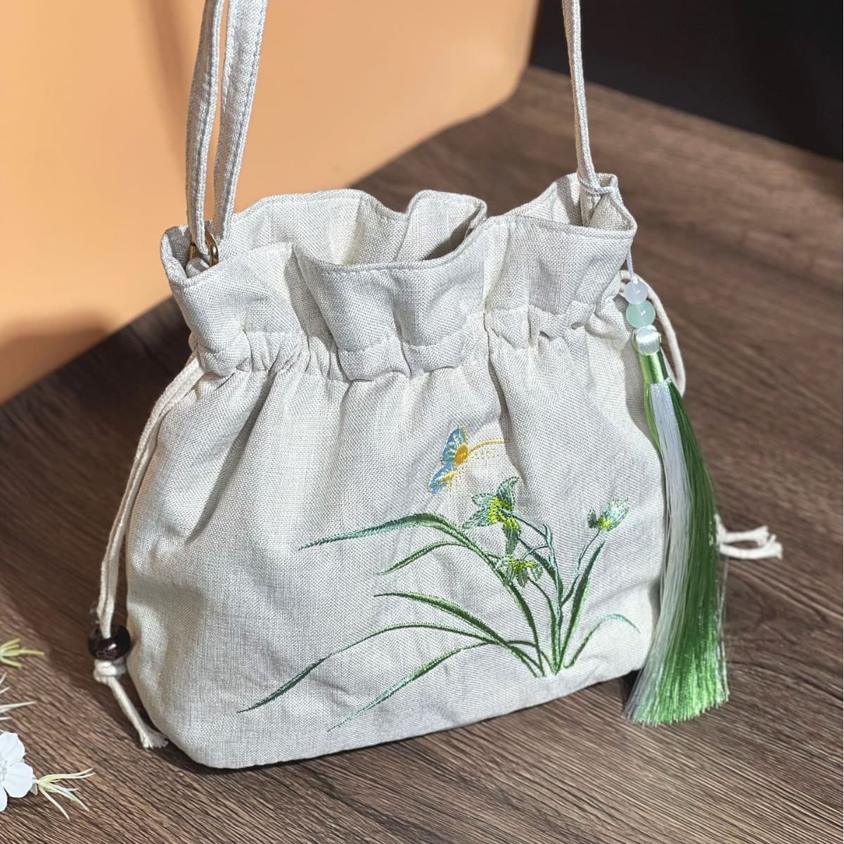 巾着 花鳥刺繍タッセル付き巾着ショルダーバッグ