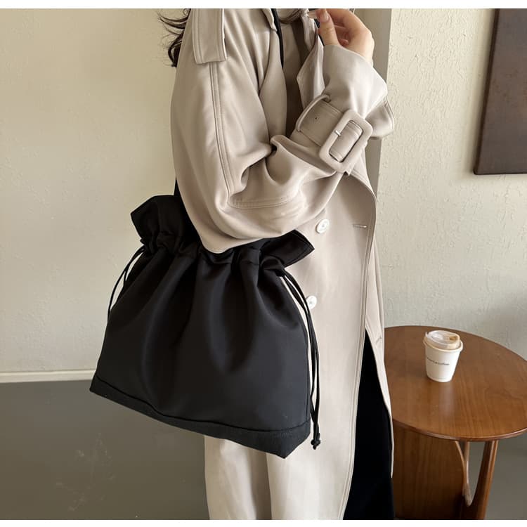 シンプル巾着型トートバッグ