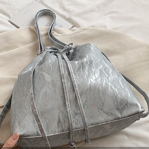 巾着 上品な合成革巾着リュックサック