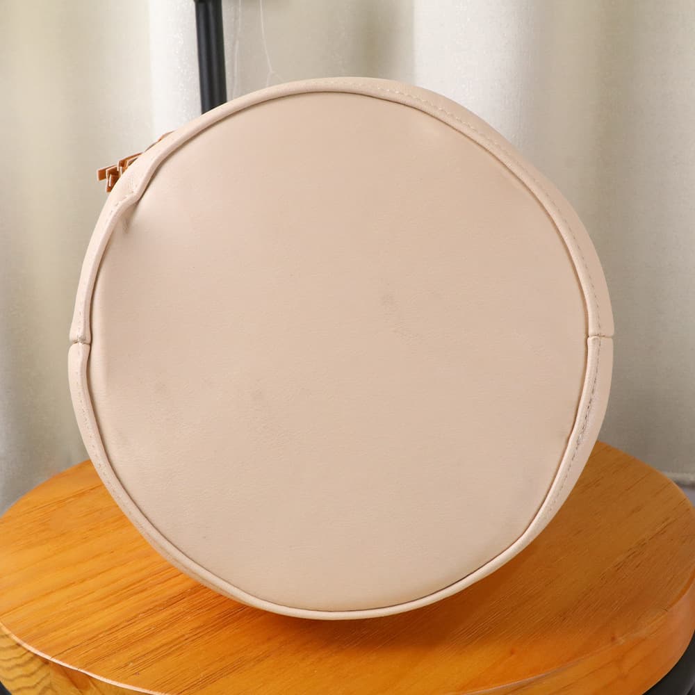 巾着 タッセル付き巾着型ショルダーバッグ