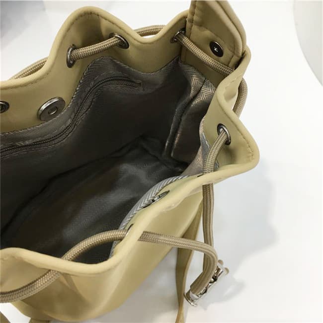 巾着 上品シルエット巾着ポーチ
