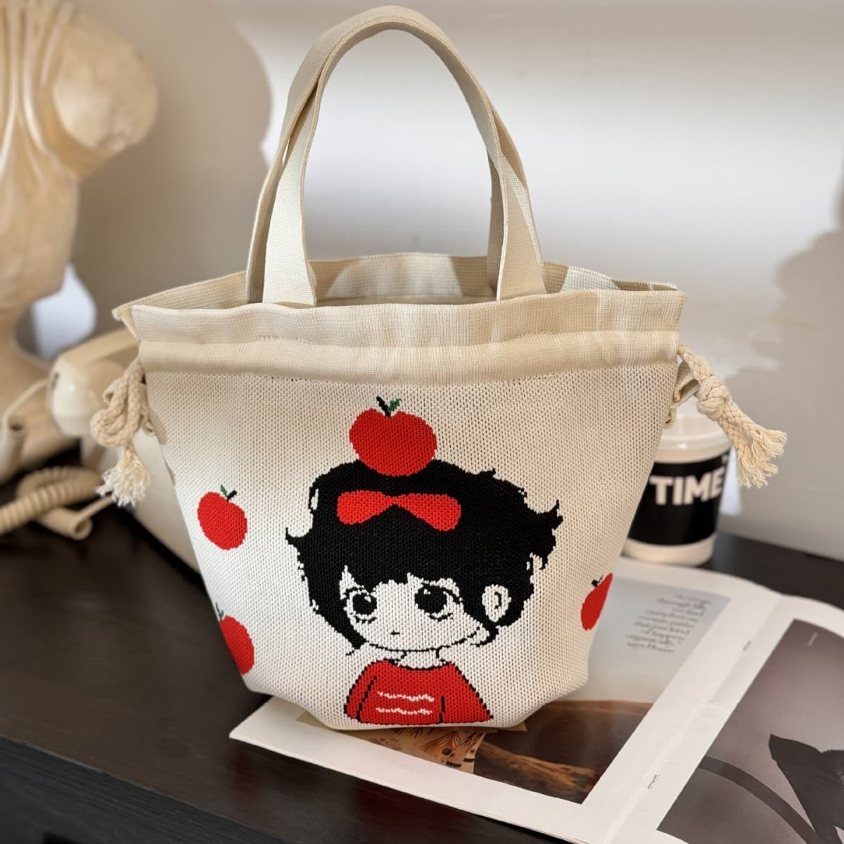 巾着 可愛いキャラクター刺繍の巾着ポーチ