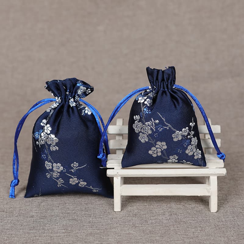 巾着 和風花柄刺繍入り巾着ポーチ