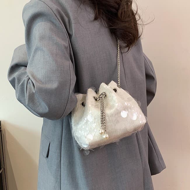 巾着 スパンコール装飾チェーン付き巾着ショルダーバッグ