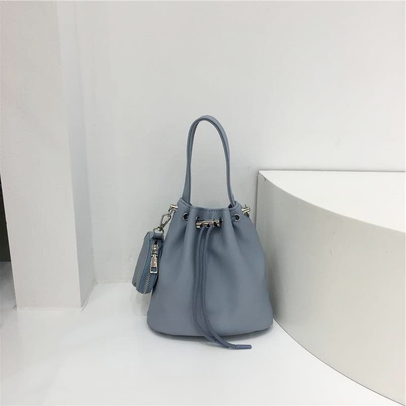 巾着 上品シルエット巾着ポーチ