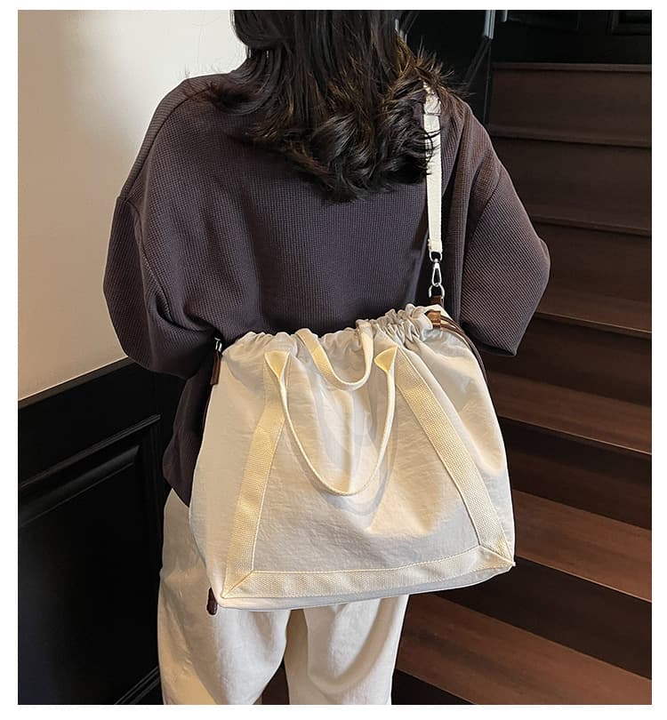 巾着 二通り持てる巾着型ショルダーバッグ