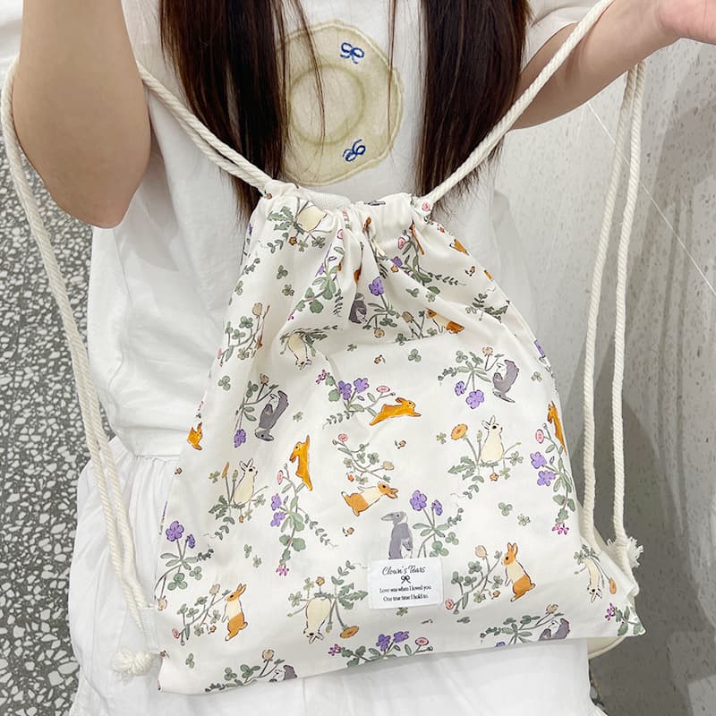 巾着 森の動物と花柄刺繍の巾着リュックサック