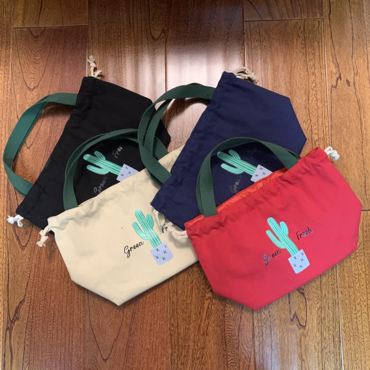 巾着 四つ葉のクローバー刺繍入り巾着ポーチ