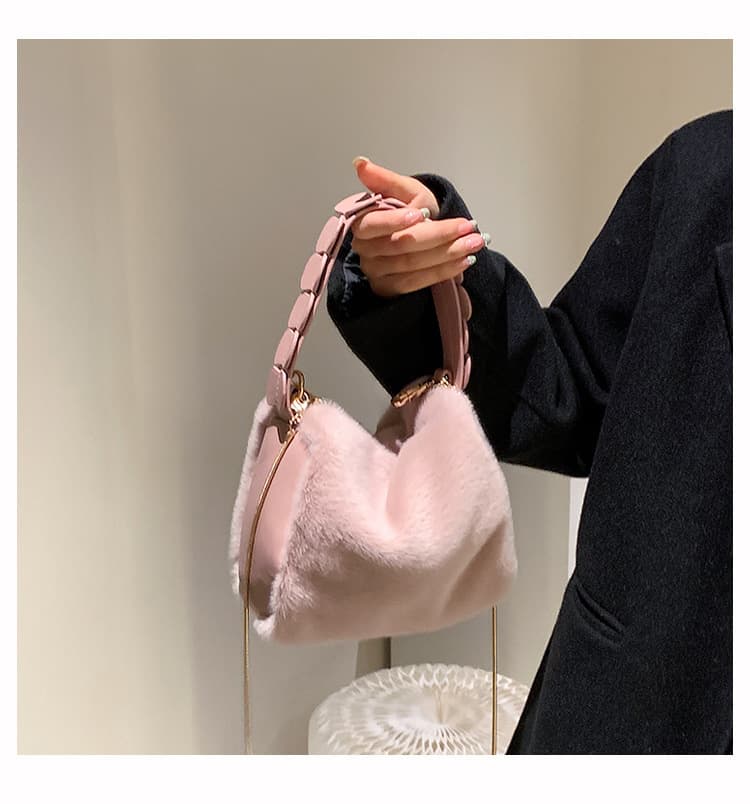 巾着 ふわふわファー素材巾着型ハンドル付きショルダー鞄