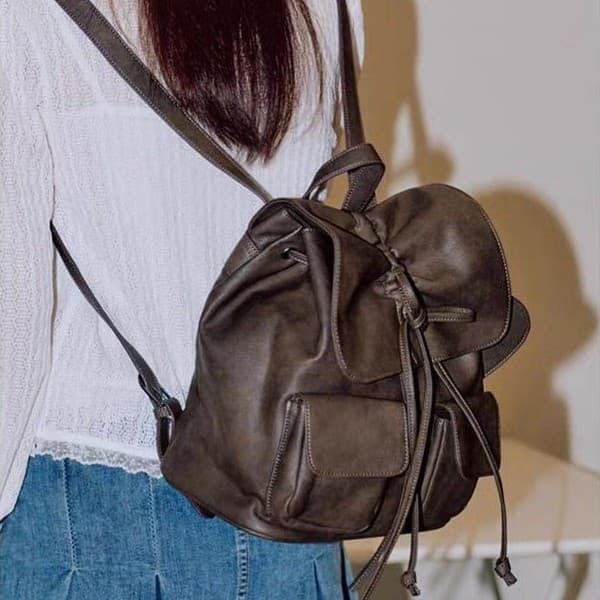 巾着 柔らか素材のマルチポケット巾着リュック