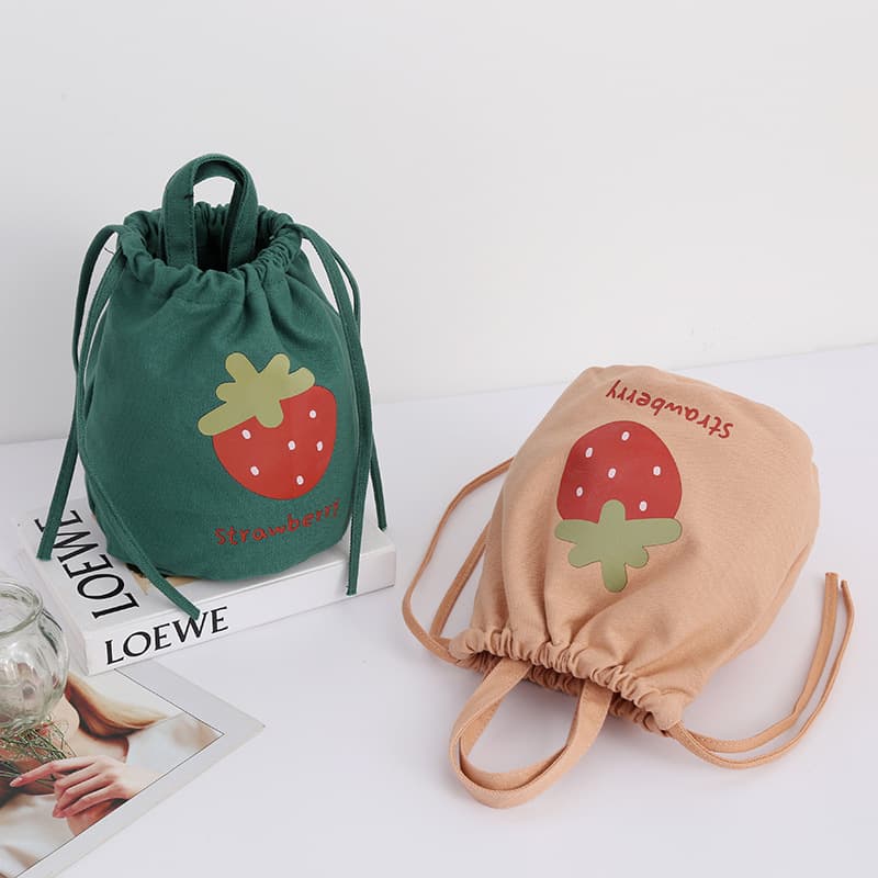 巾着 いちご刺繍の可愛い巾着ポーチ