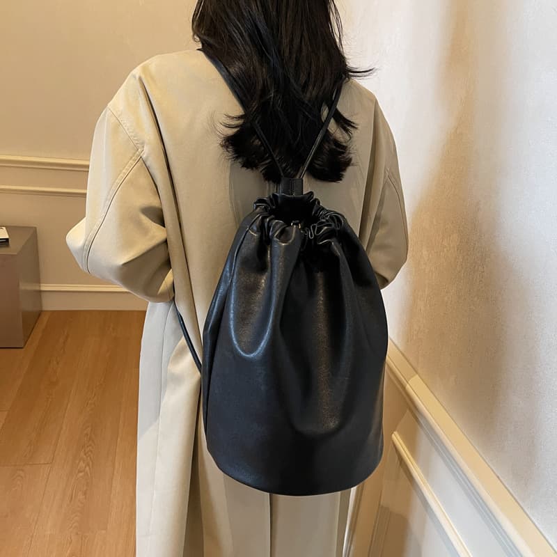 巾着 上質合成皮革巾着型リュックサック