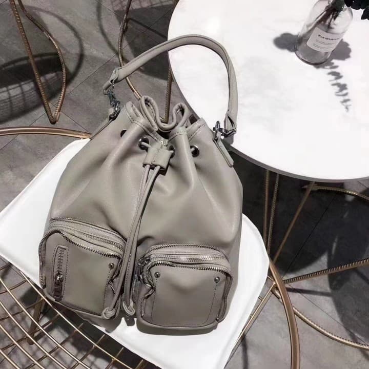 巾着 ダブルポケット合成皮革巾着リュック